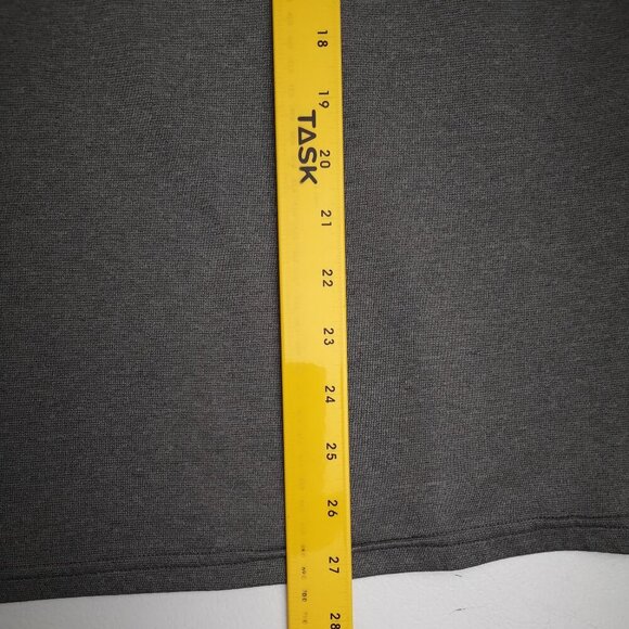 Patagonia Ladies Size Medium Grey Capilene 3 Midweight Cool Tech Shirt 1/4 Zip - Picture 9 of 9